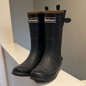 Barbour Kids Simonside Wellington Rain Boots, Olive, 3Y